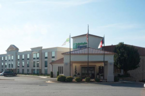  Holiday Inn Express Hickory - Hickory Mart, an IHG Hotel  Гикори